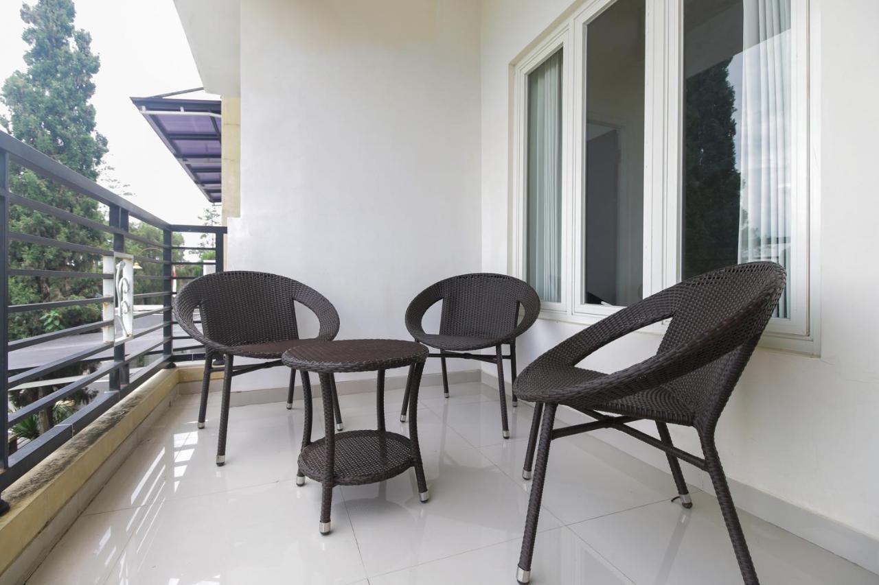 Reddoorz Plus At Panorama Villas Batu Batu  Esterno foto