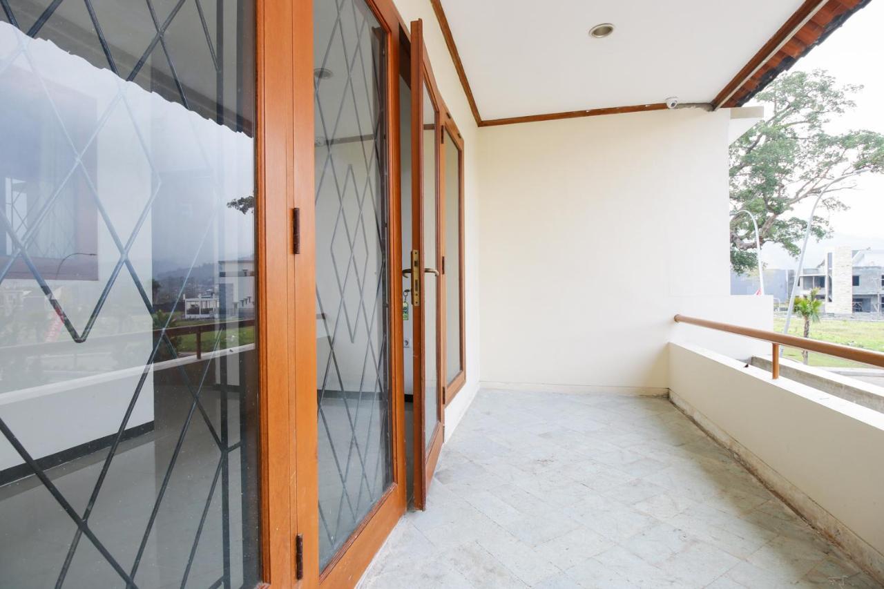 Reddoorz Plus At Panorama Villas Batu Batu  Esterno foto